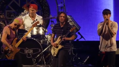 Watch: RED HOT CHILI PEPPERS Perform EDDIE VAN HALEN Tribute Song 'Eddie' Live For First Time